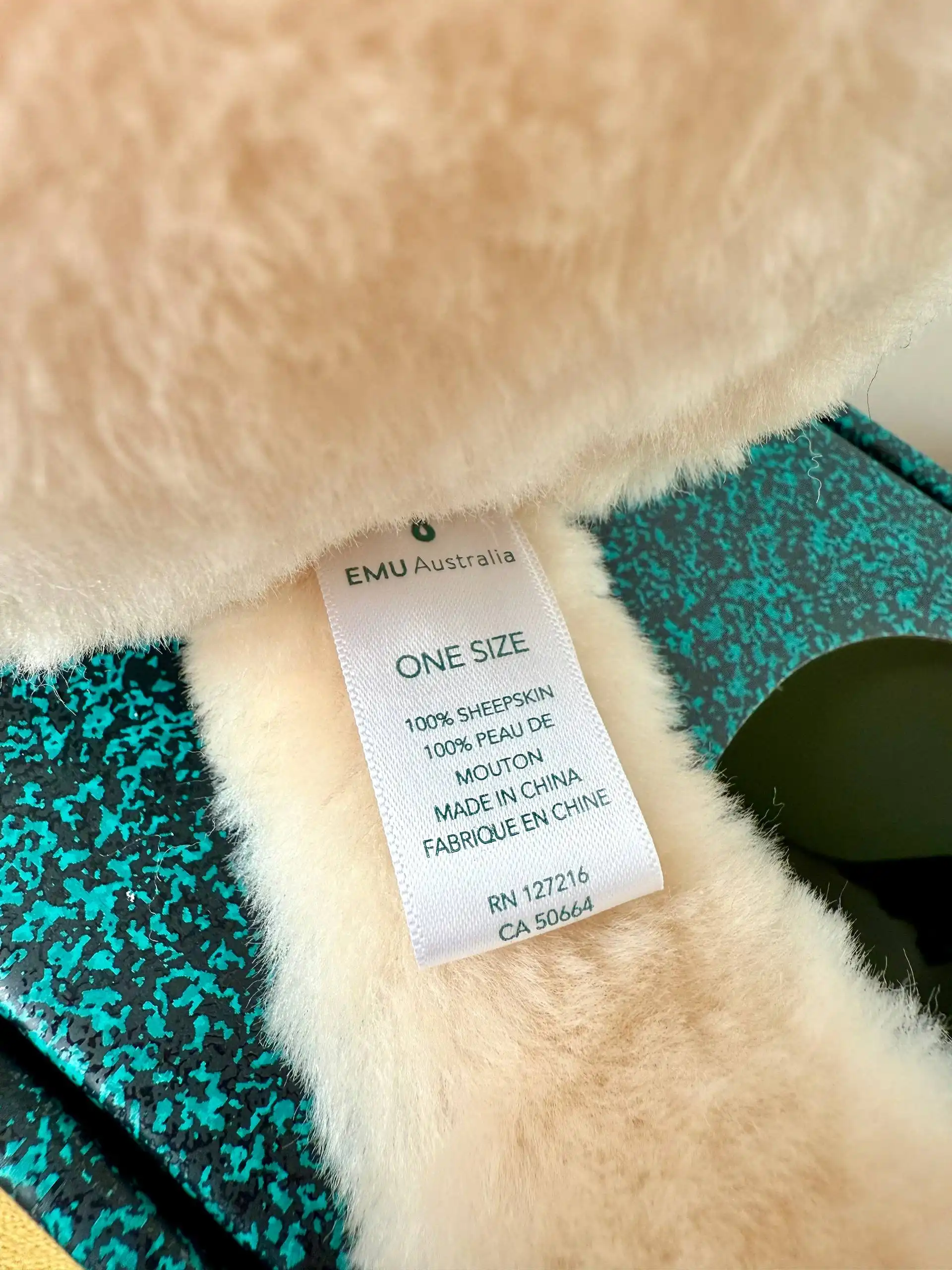 Новые женские наушники EMU Australia из натурального меха - Аудиотехника (Электроника) в Химки