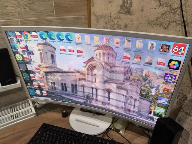 Монитор Samsung 32' изогнутый - Аксессуары для игр в Химки