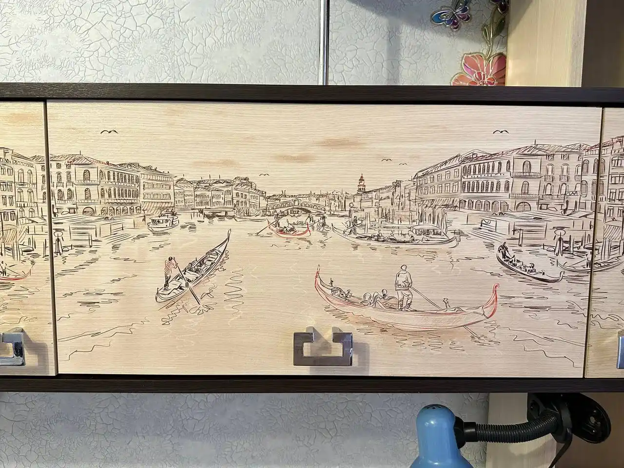 Письменный стол с рисунком Венеции