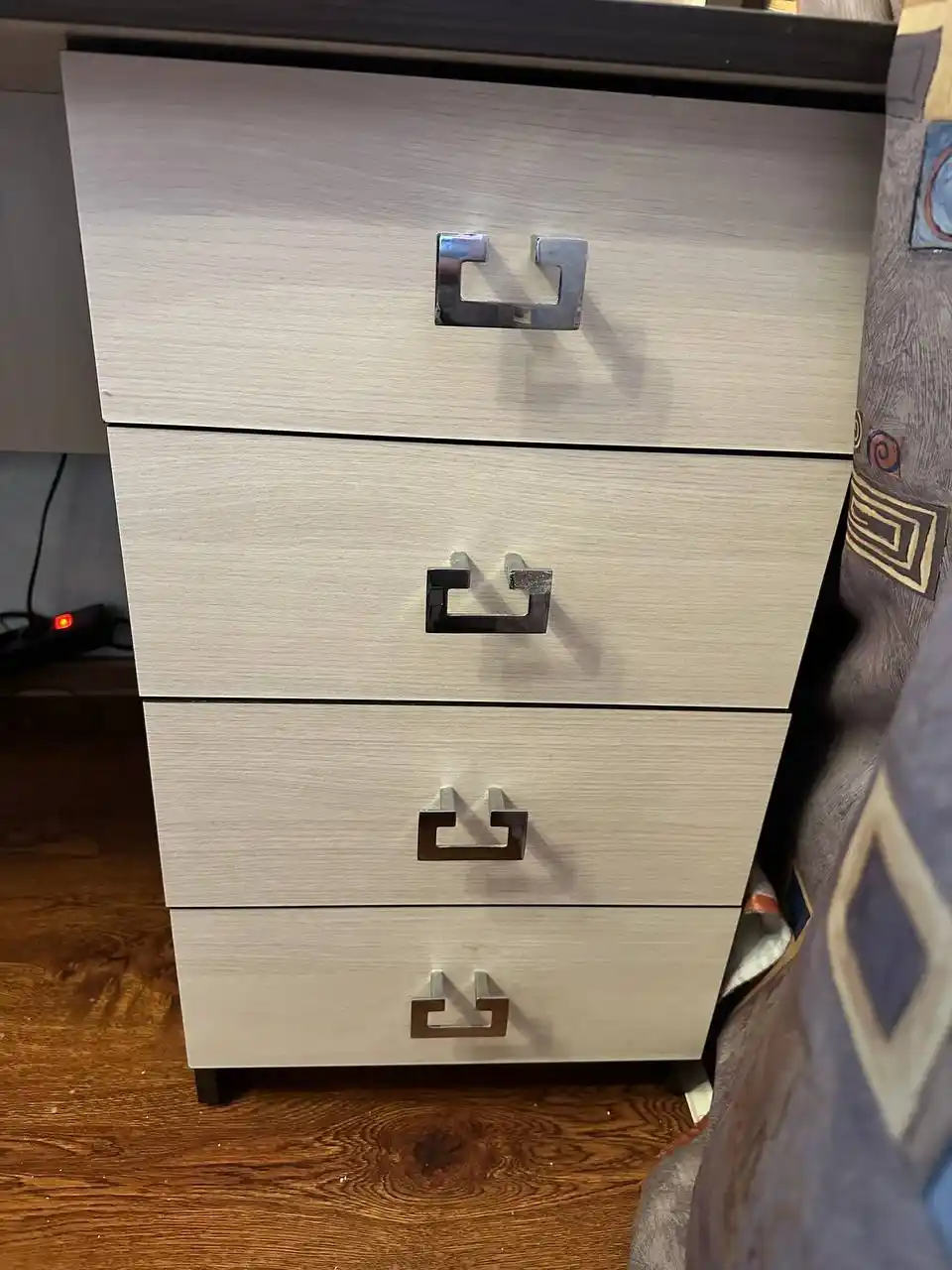 Письменный стол с рисунком Венеции