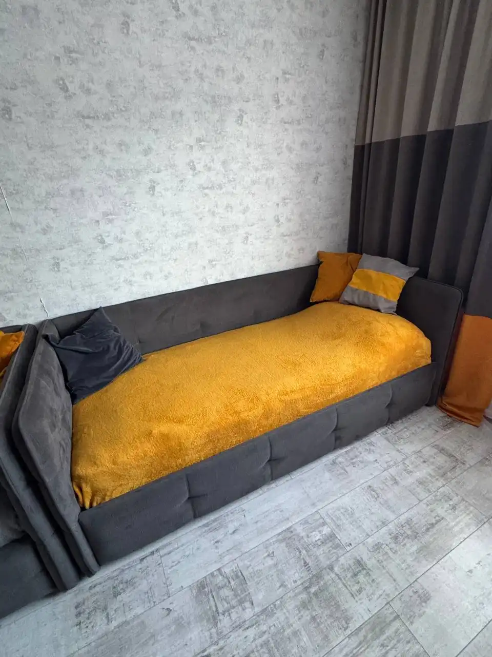 Продам детскую кровать с подъемным механизмом