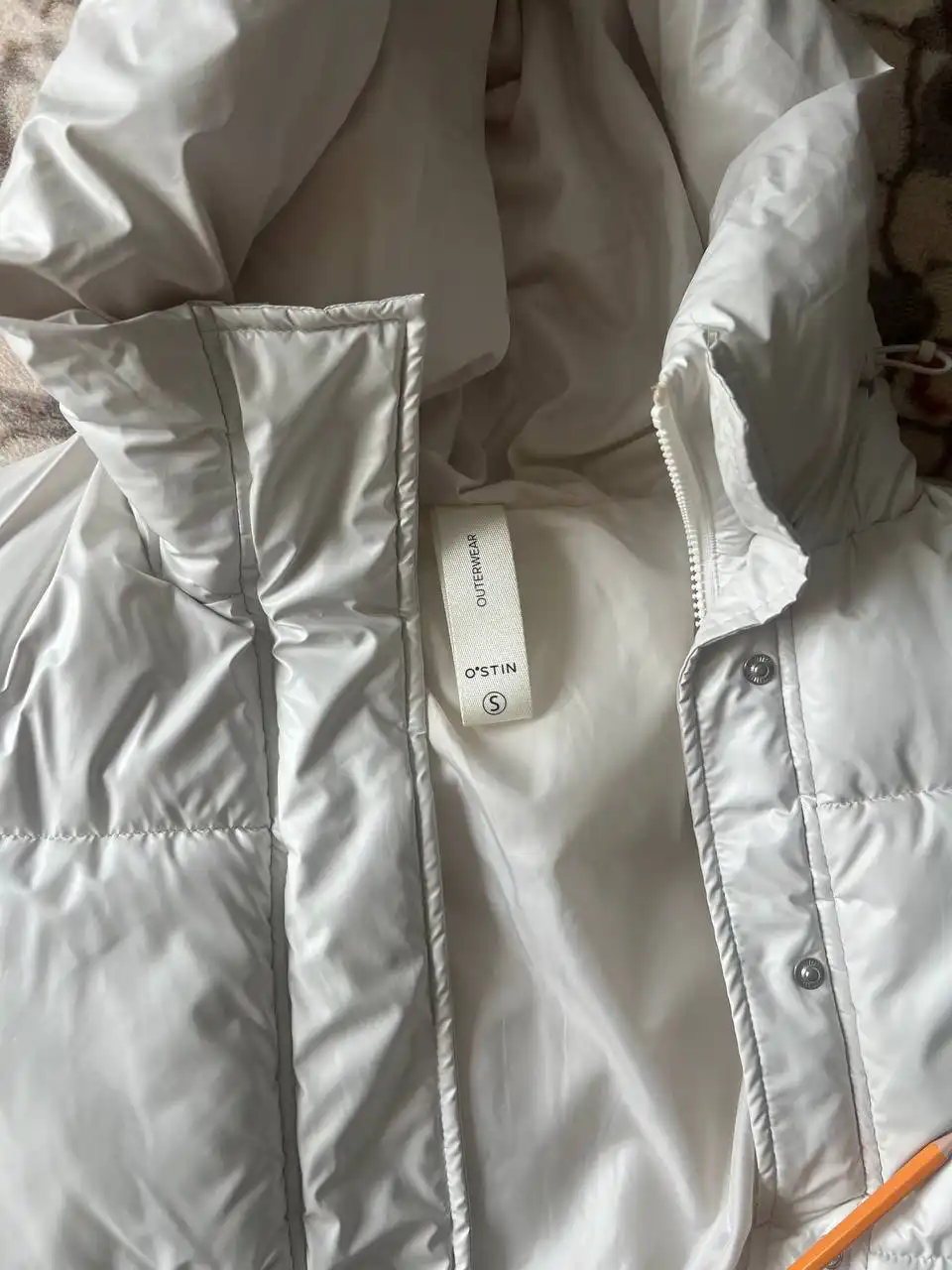 Женская зимняя куртка белая короткая