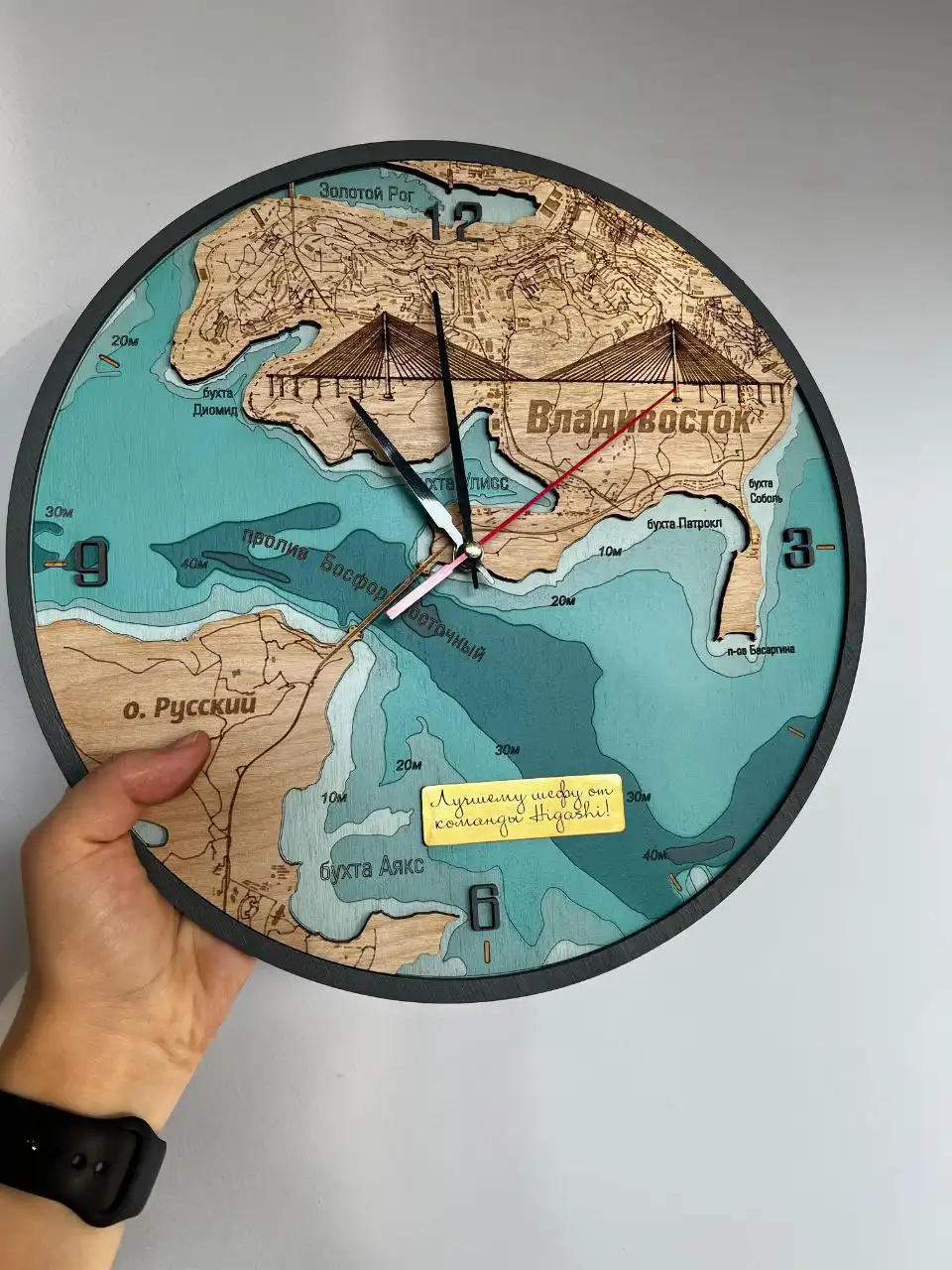 Двухслойные и многослойные часы с гравировкой