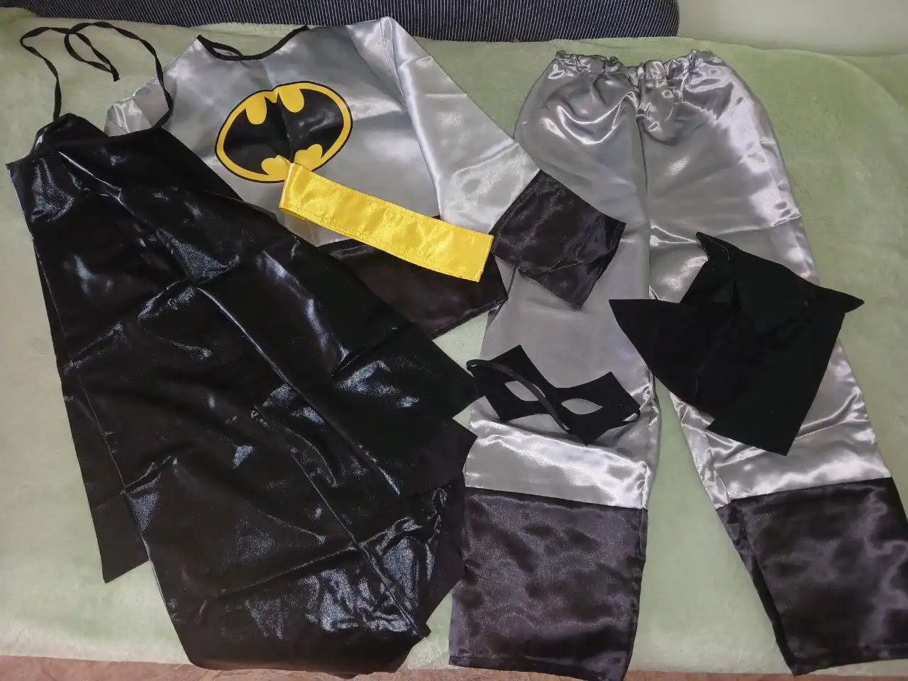 Продам новогодний костюм для мальчика