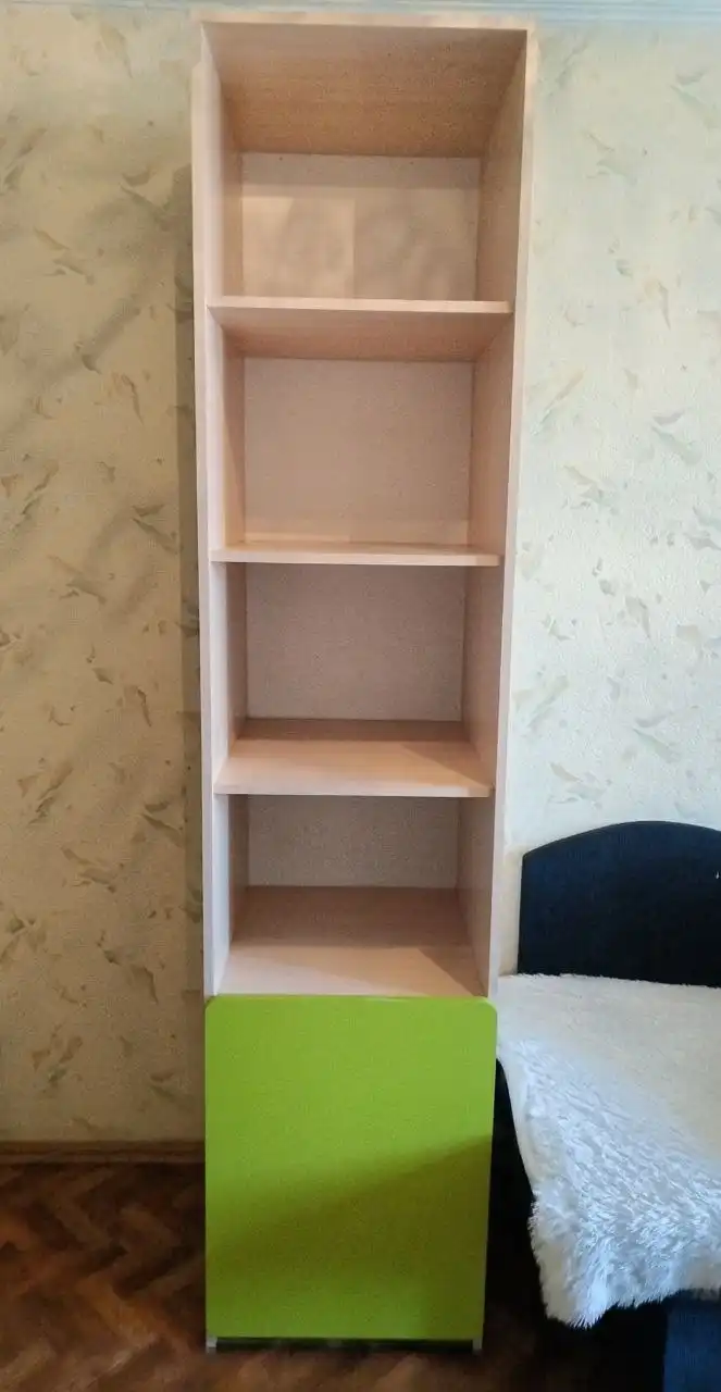 Шкаф-стеллаж