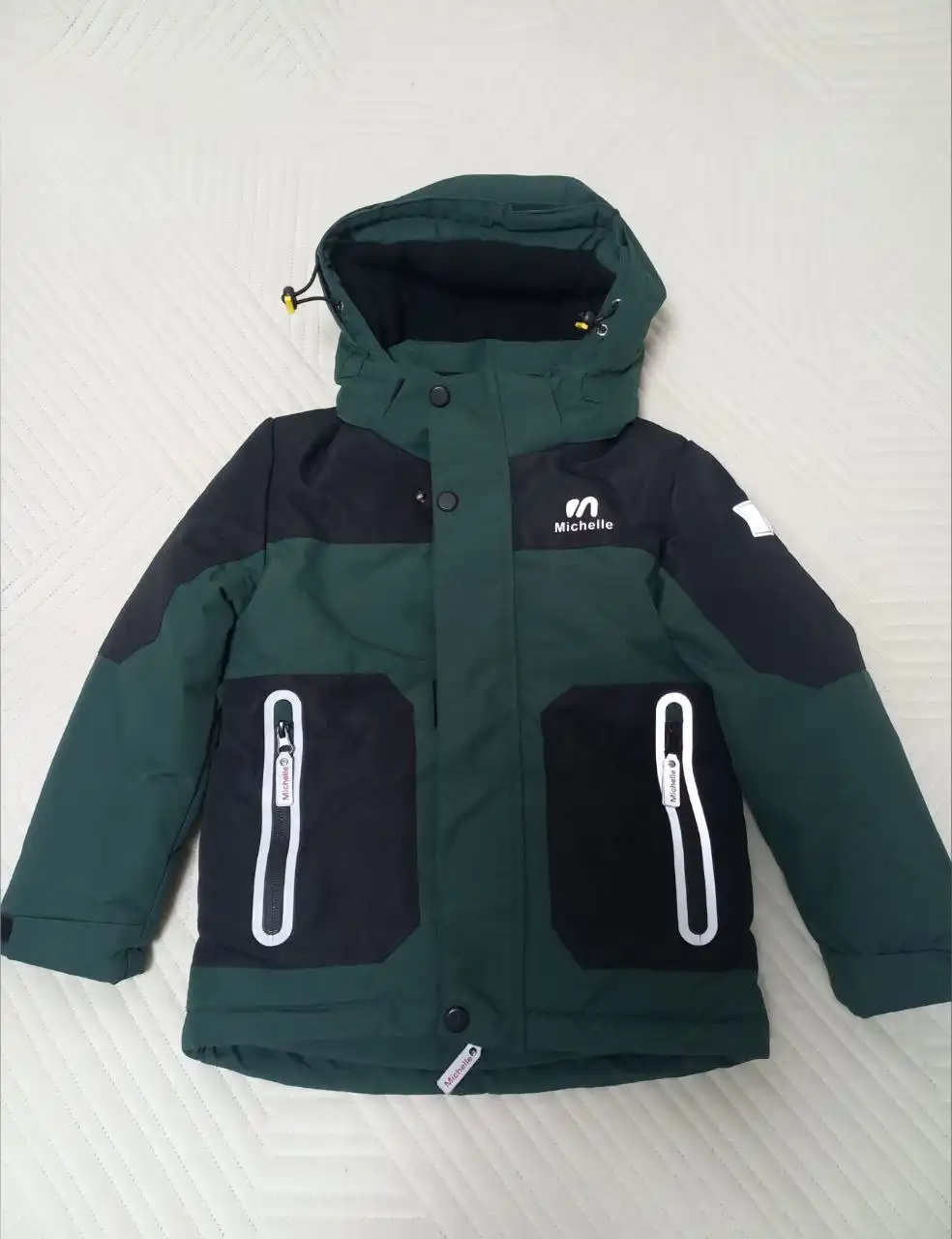 Продам зимнюю куртку размер 110