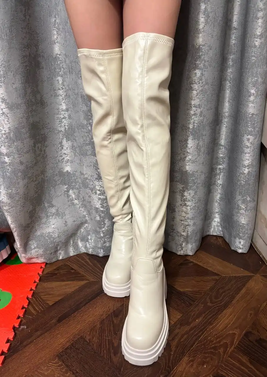 Продам бежевые сапоги-ботфорты для образа Снегурочки