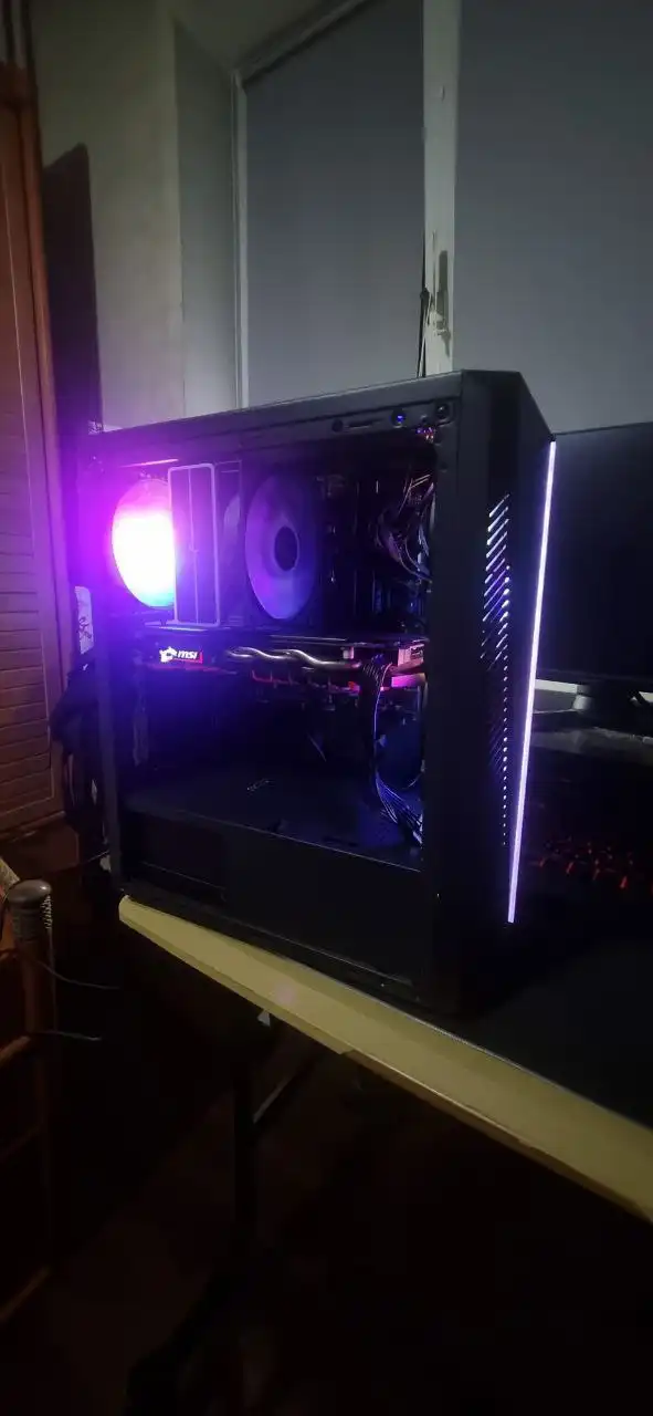 Игровой компьютер с монитором Samsung Odyssey