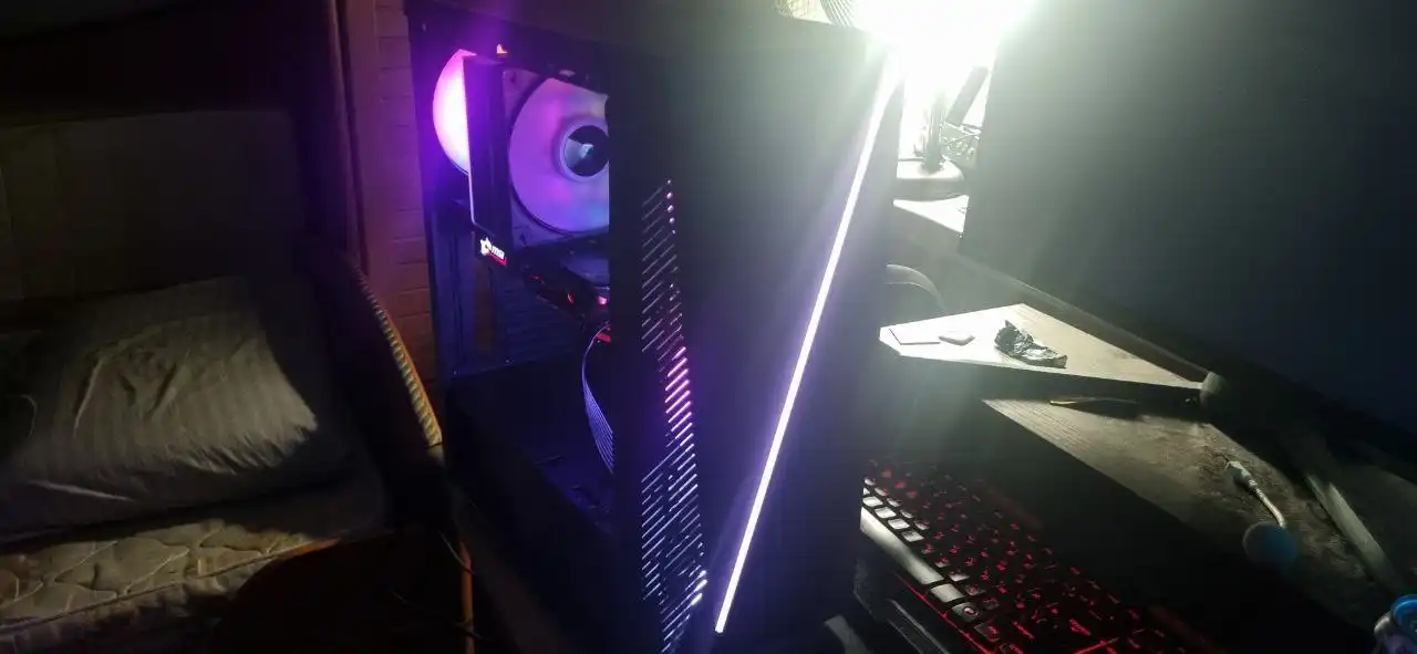 Игровой компьютер с монитором Samsung Odyssey