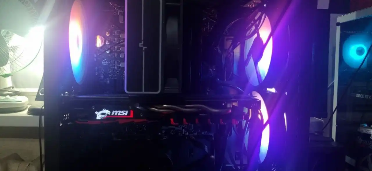 Игровой компьютер с монитором Samsung Odyssey