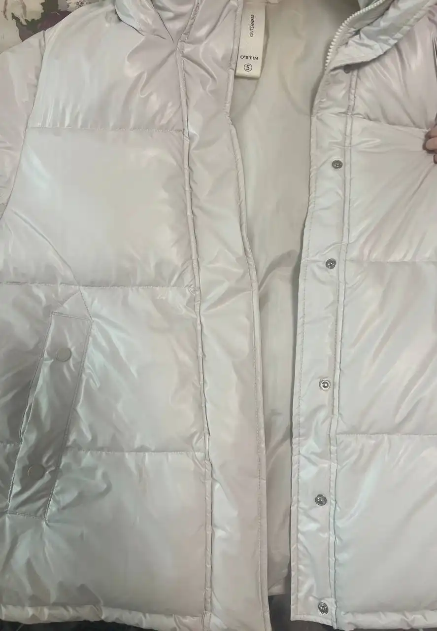 Женская зимняя куртка белого цвета размер S