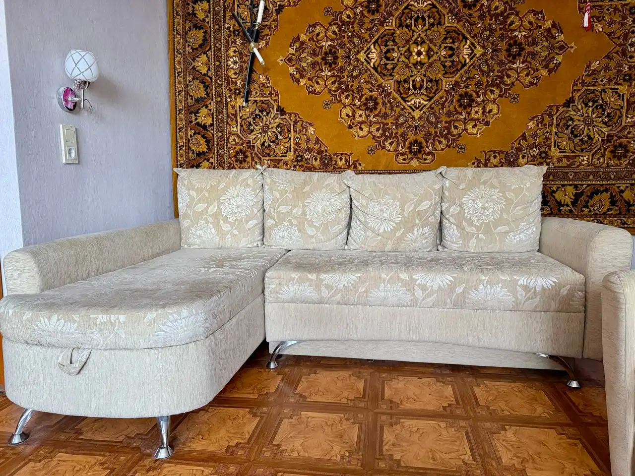 Диван и кресло для хранения вещей