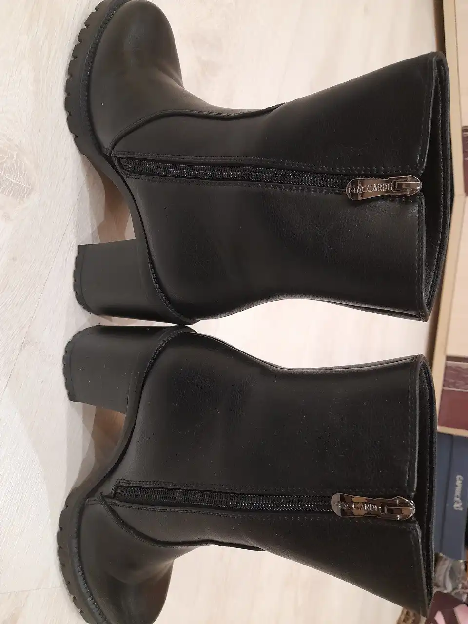 Ботинки зимние, размер 38, состояние новых