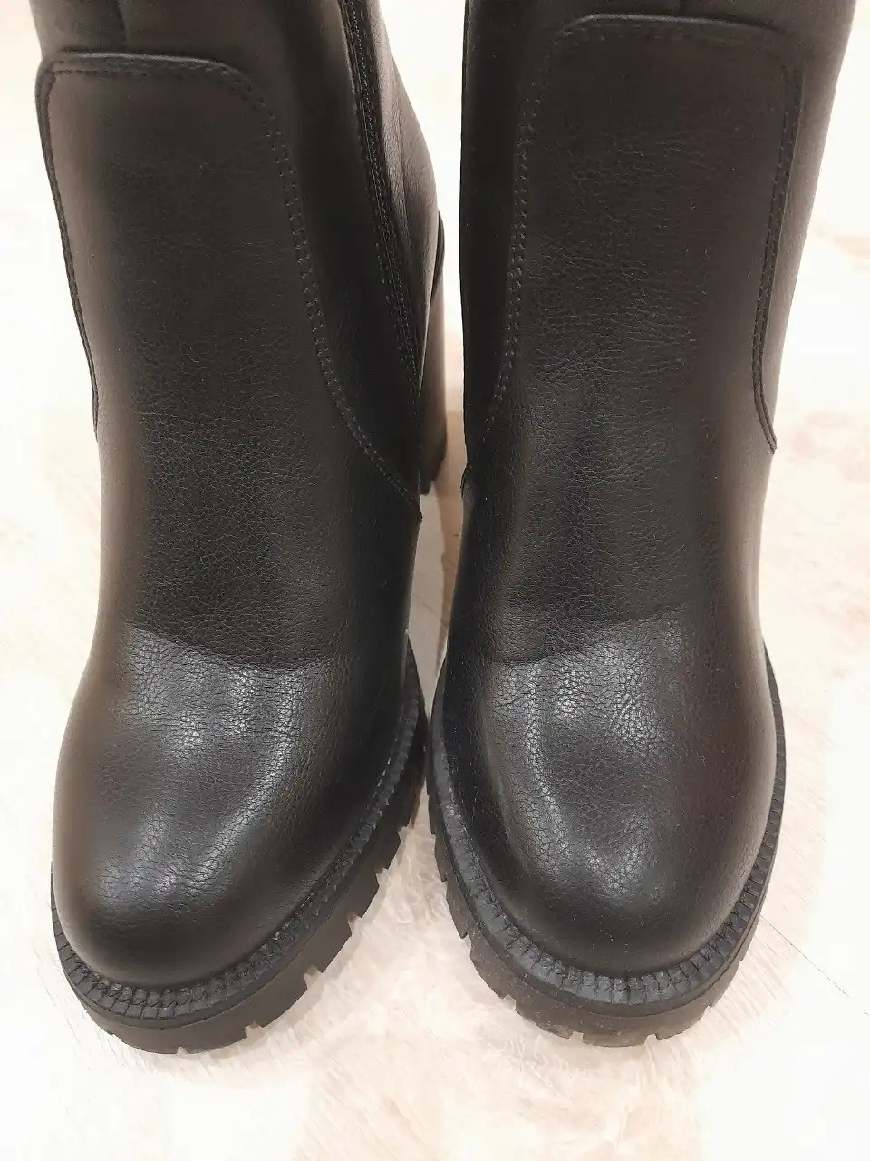 Ботинки зимние, размер 38, состояние новых