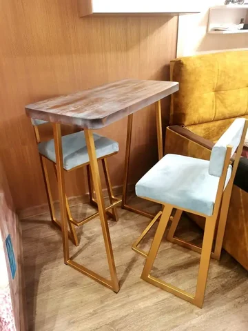 Продается комплект барной мебели (стол и два стула) - Для дома и дачи в Владивосток