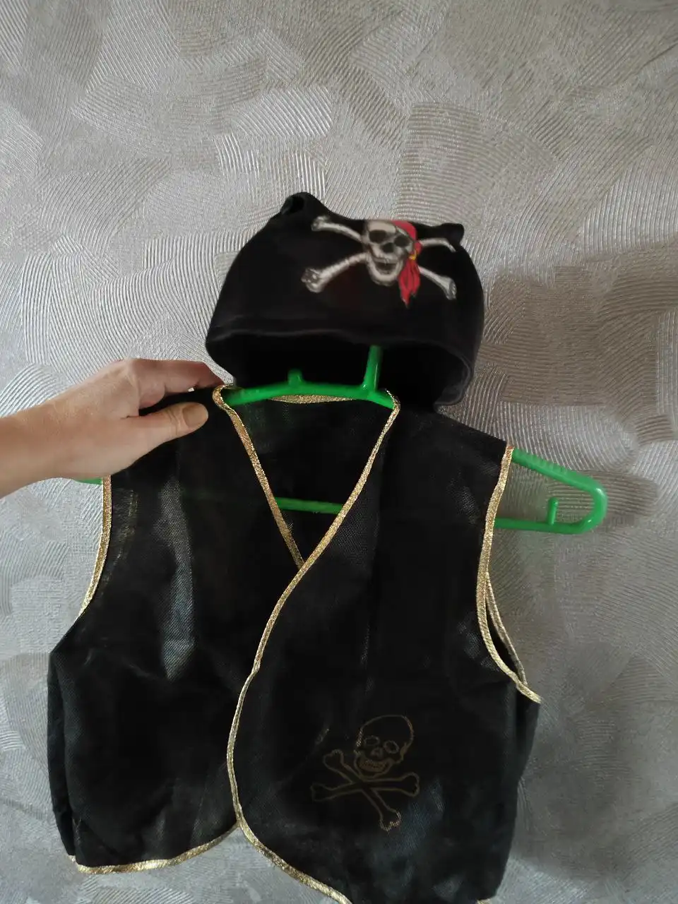 Жилетка и головной убор пирата на 3-6 лет