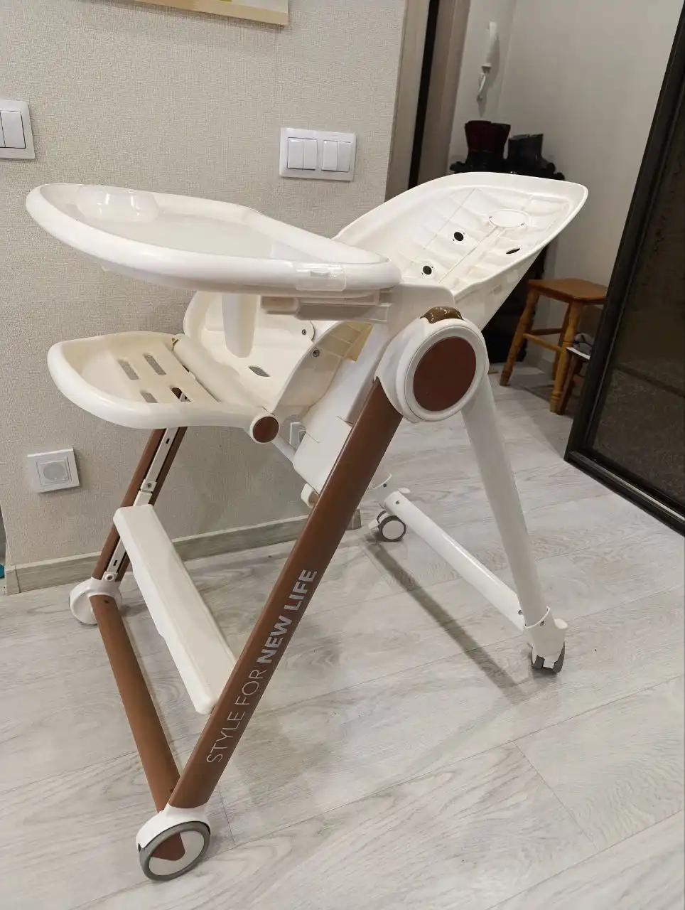 Кресло для кормления без чехла