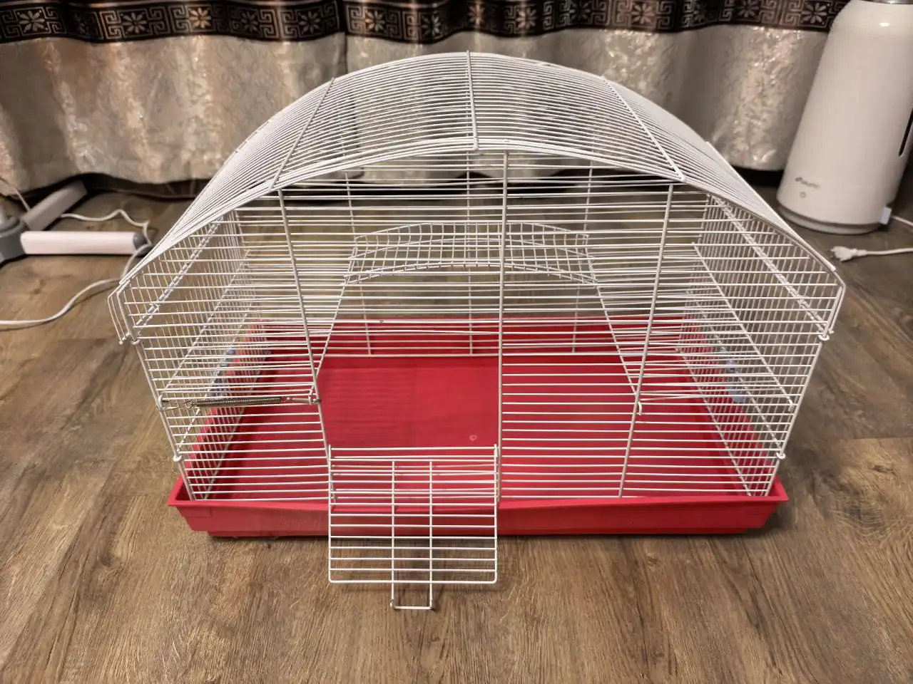 Продам вентилятор, увлажнитель воздуха и клетку для грызунов