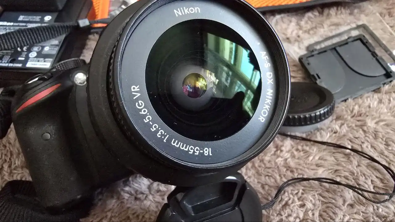 Продам Nikon D3200 с комплектом аксессуаров - Фототехника (Электроника) в Владивосток