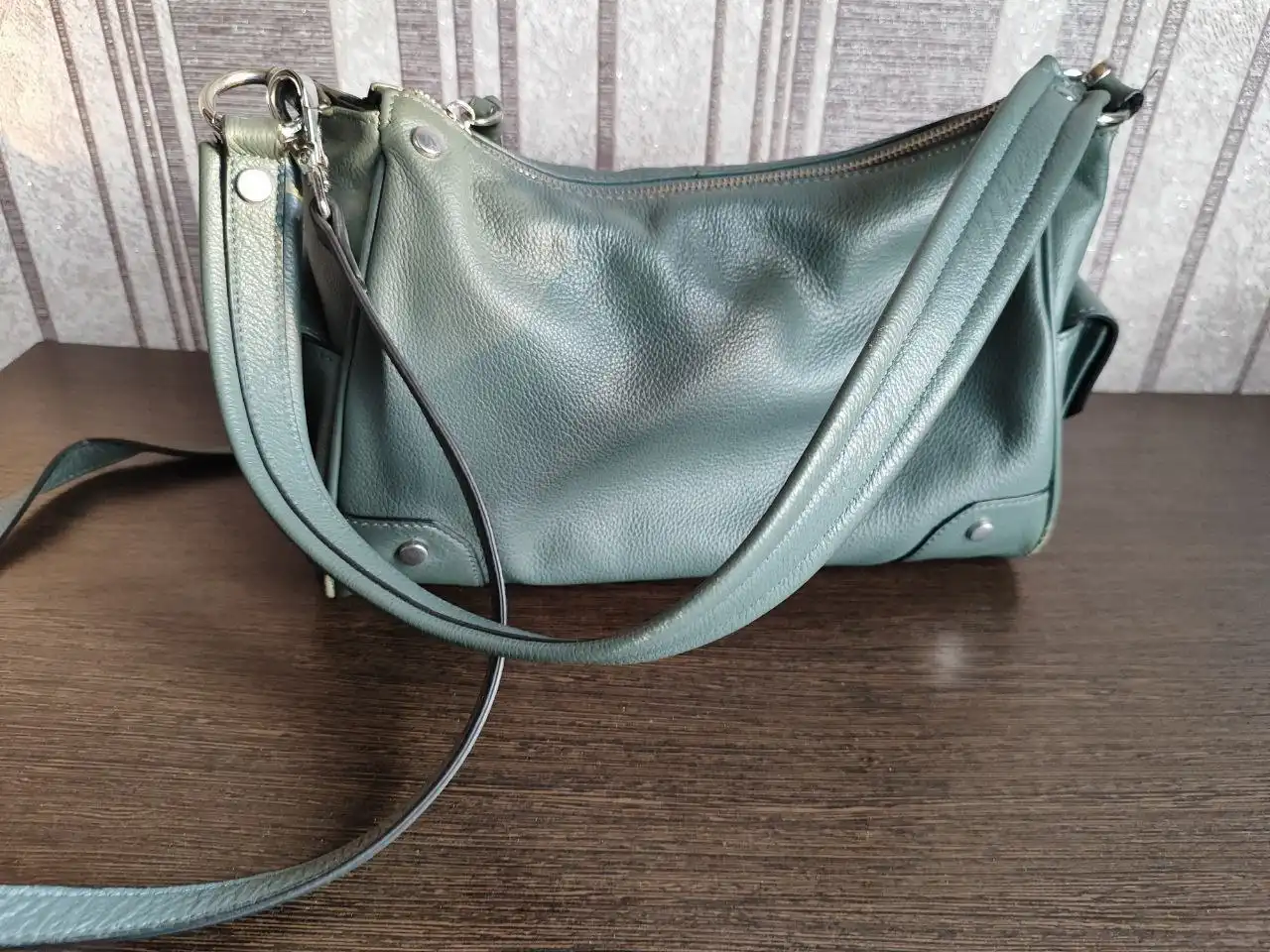 Кожаная сумка с потёртостями - Сумки (Барахолка) в Владивосток