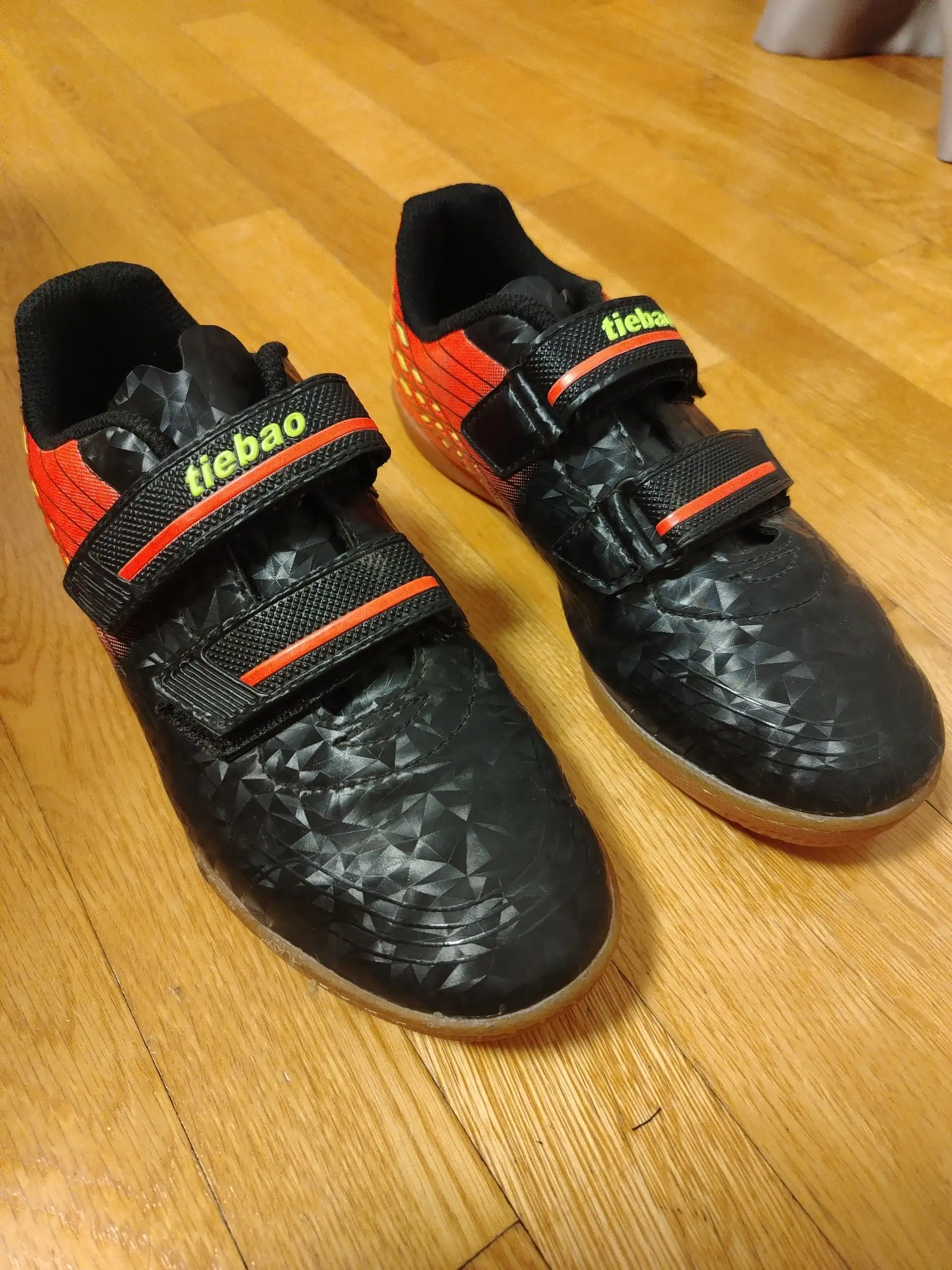 Продам бутсы детские - Спортивные товары (Барахолка) в Владивосток