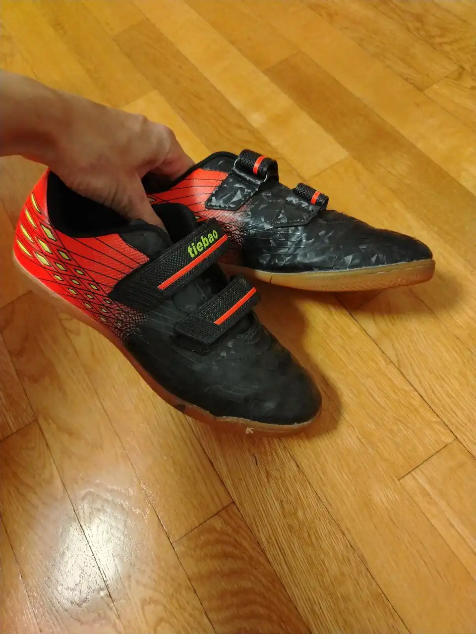 Продам бутсы детские - Спортивные товары (Барахолка) в Владивосток