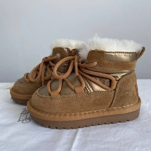 НОВЫЕ демисезонные ботиночки на широкую ножку - Свитшоты в Владивосток