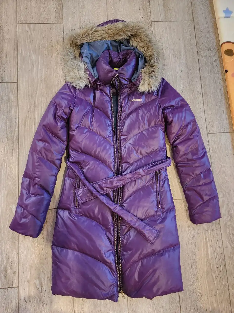 Продам пуховик Adidas neo размер 42/44 - Верхняя одежда (Одежда) в Владивосток