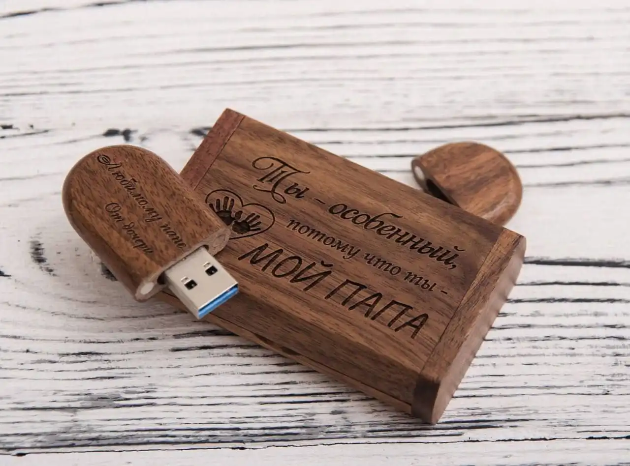 Флешки с гравировкой - Флешки (Электроника) в Владивосток