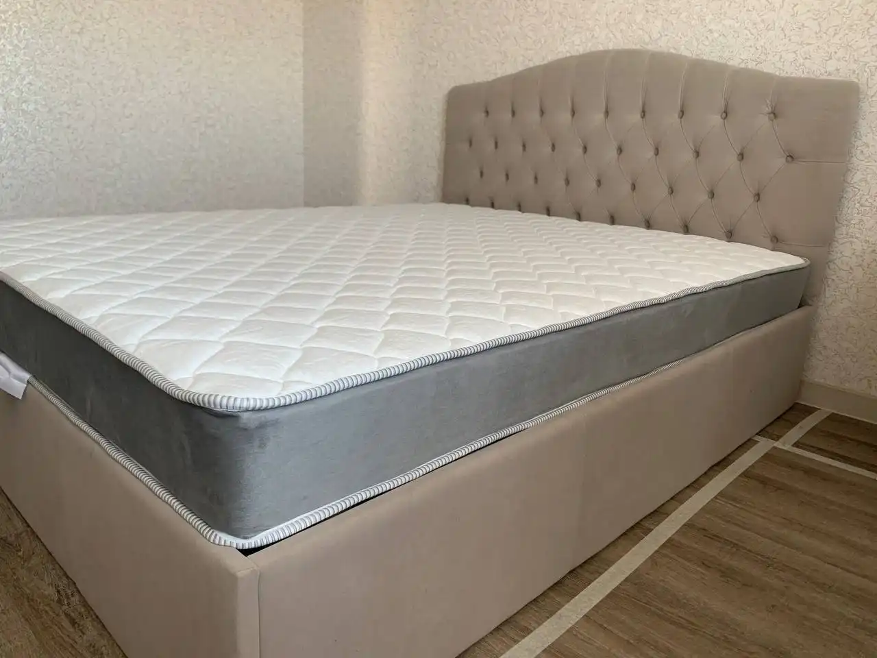 Продам кровать 1600*2000 и матрац Energy Up - Мебель (Барахолка) в Владивосток