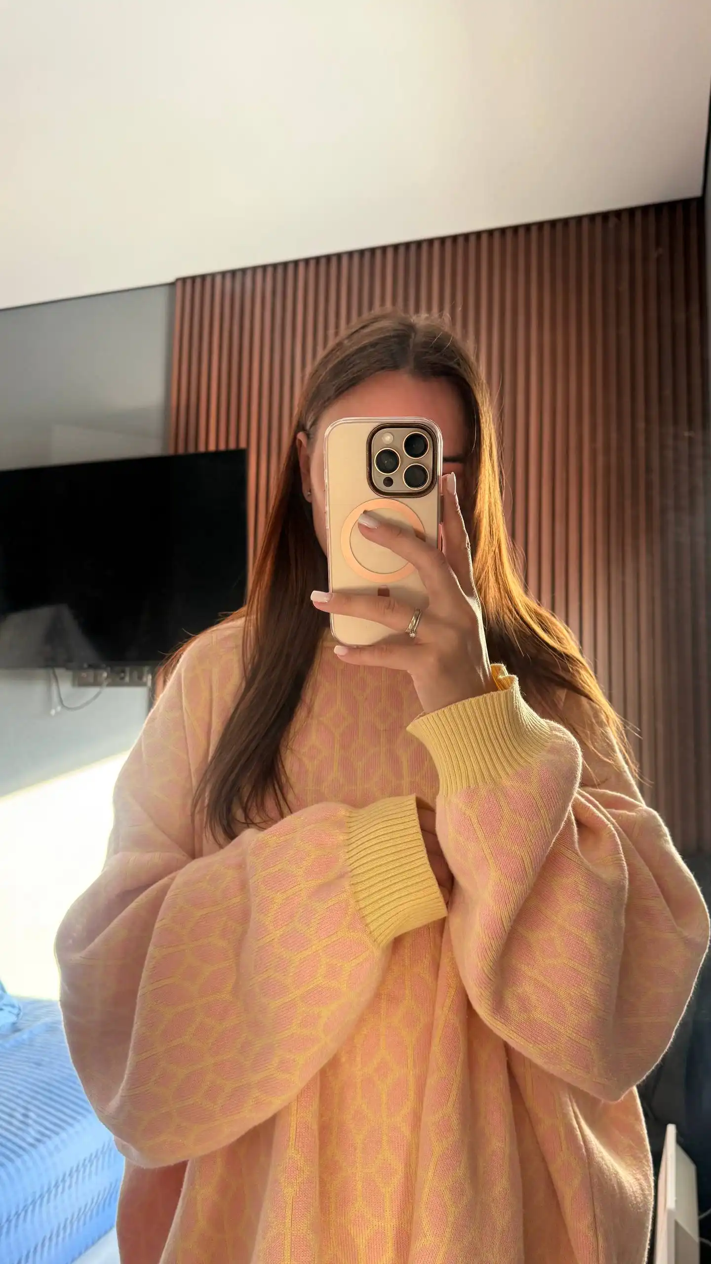 Свитер Monochrome в отличном состоянии - Свитеры (Одежда) в Владивосток