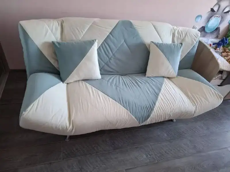 Продам диван с механизмом клик-кляк - Мебель (Барахолка) в Владивосток