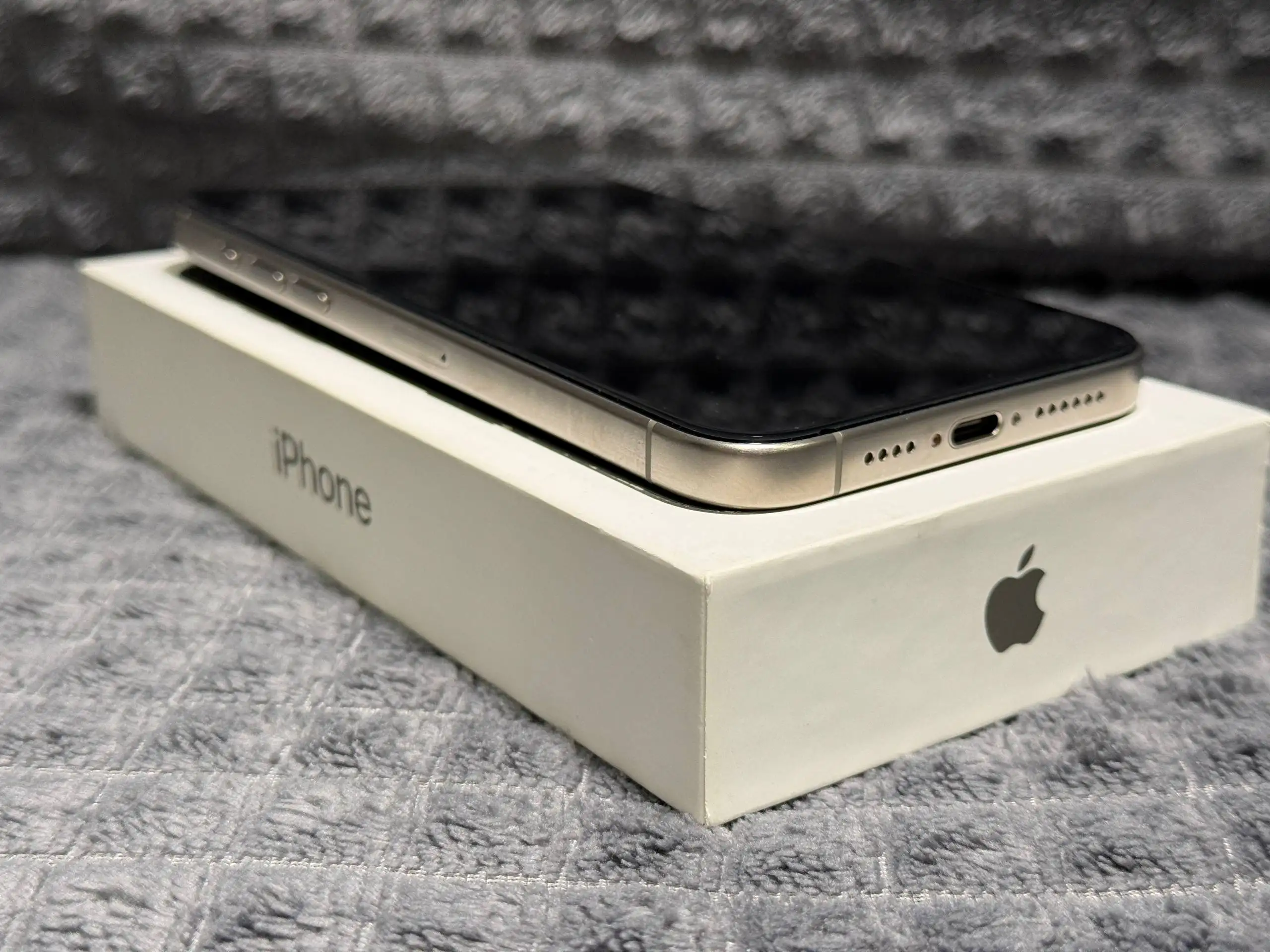 iPhone 15 Pro Max 512 ГБ в отличном состоянии - Смартфоны (Электроника) в Владивосток