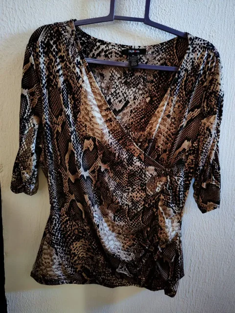 Блуза б/у пару раз размер XL - Рабочая одежда в Владивосток