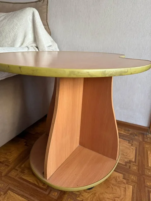 Стол деревянный с резиновыми ножками - Строительство и ремонт в Владивосток