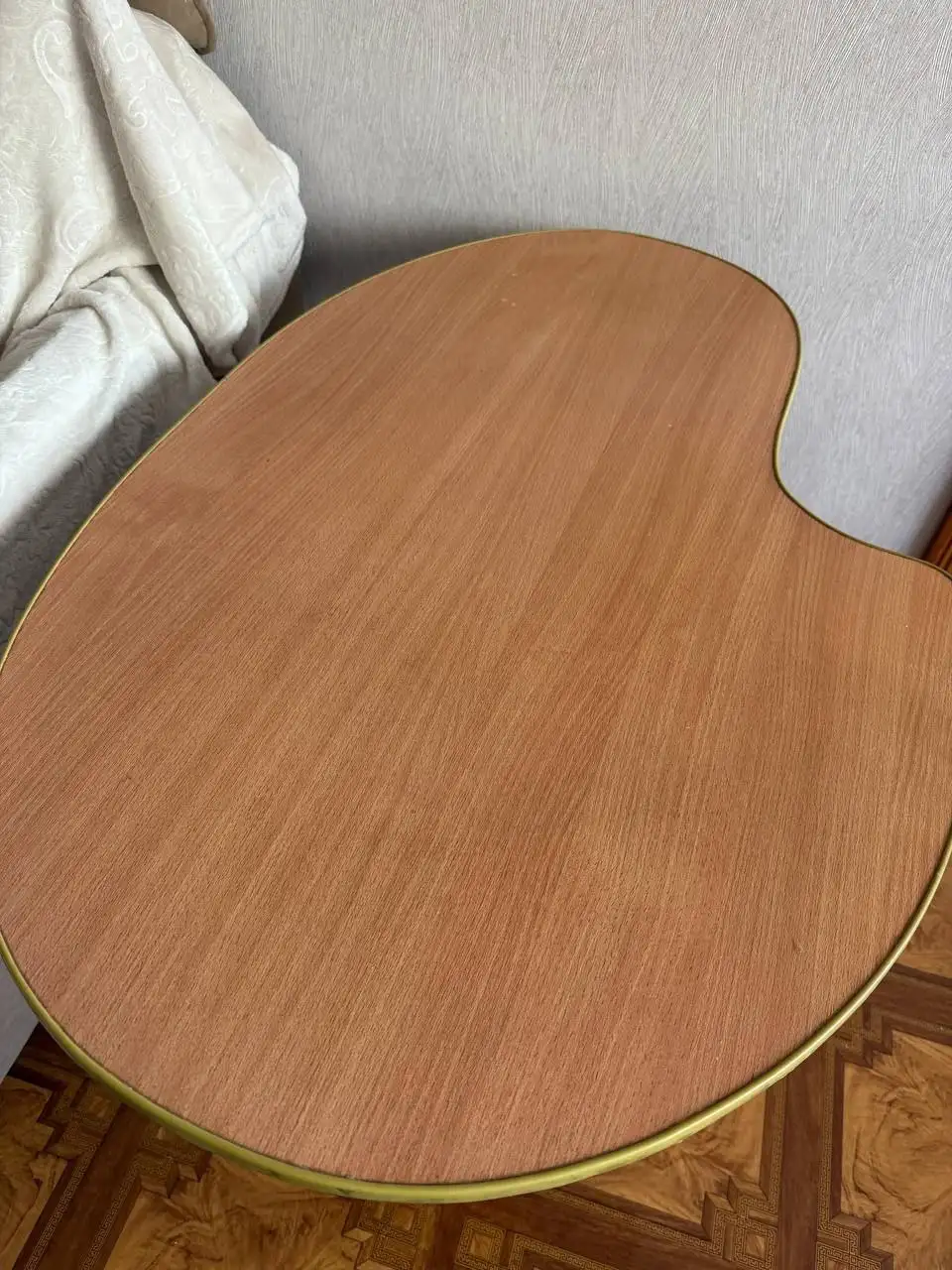 Стол деревянный с резиновыми ножками - Барахолка в Владивосток