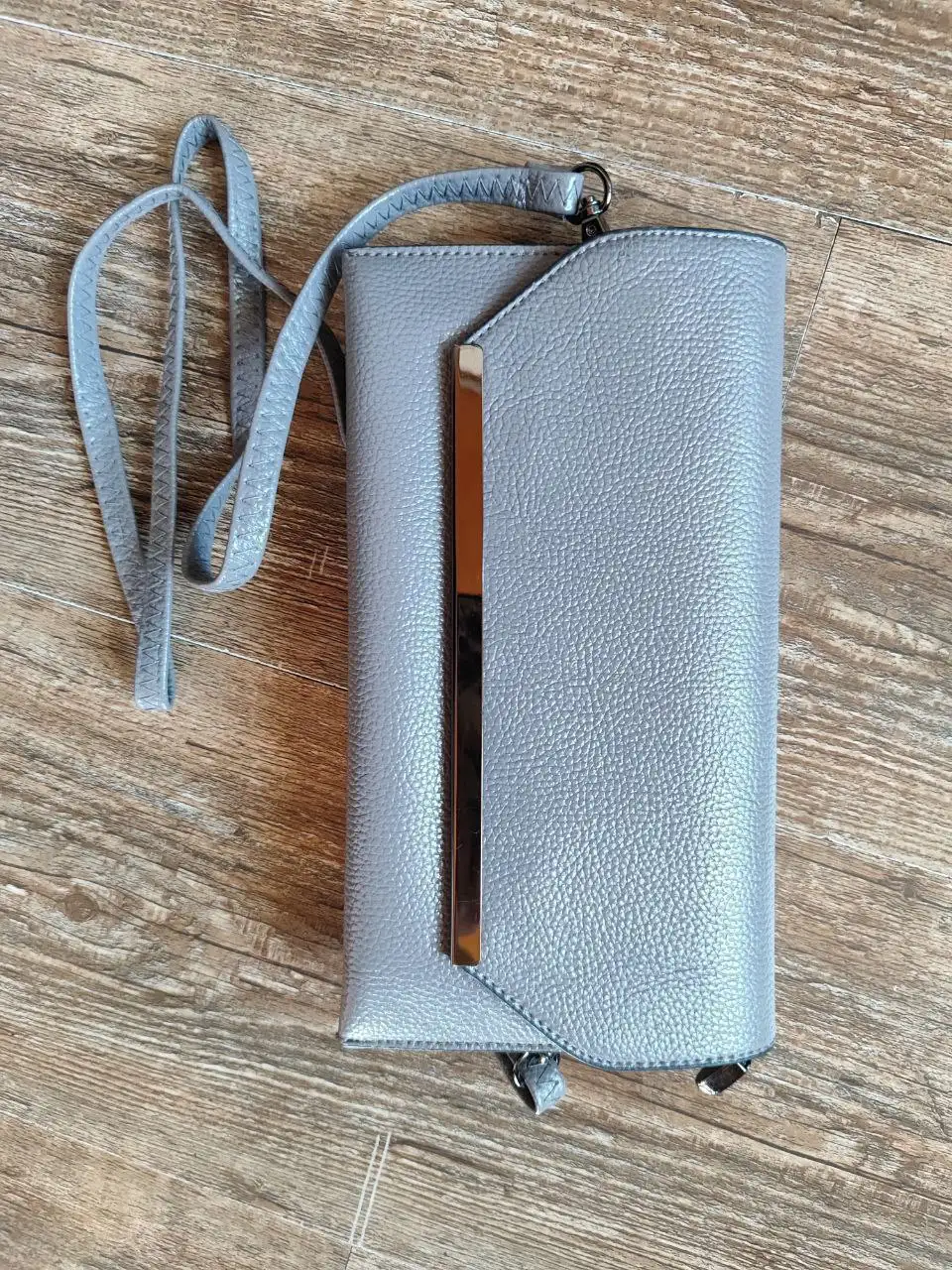 Клатч практически новый с сменными ручками - Барахолка в Владивосток