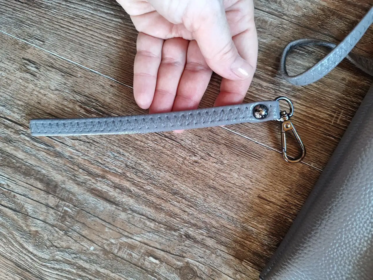 Клатч практически новый с сменными ручками - Барахолка в Владивосток