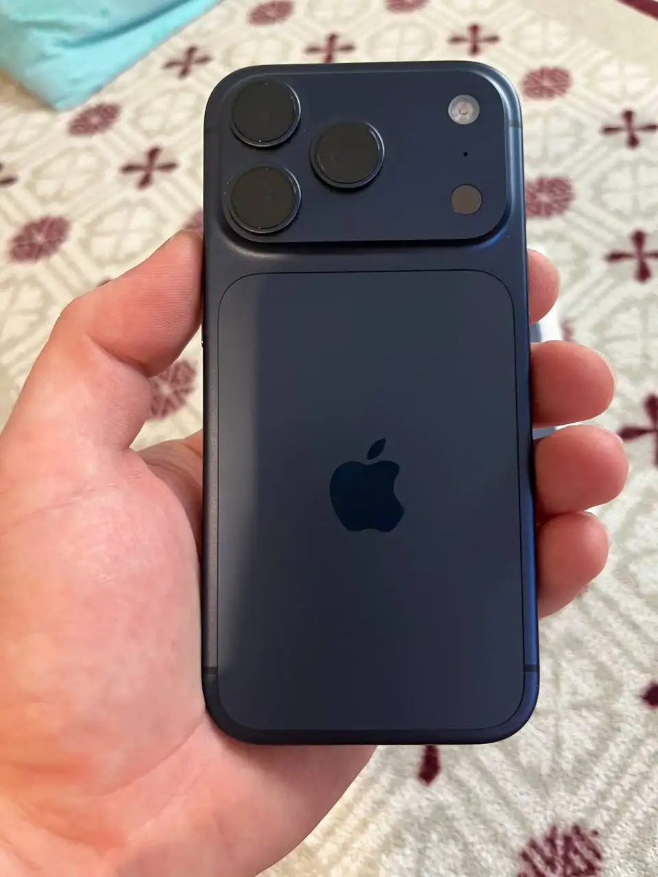 Продажа Apple iPhone 17 PRO 256 ГБ синего цвета E-SIM - Смартфоны (Электроника) в Владивосток