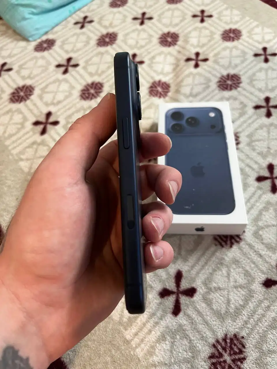 Продажа Apple iPhone 17 PRO 256 ГБ синего цвета E-SIM - Смартфоны (Электроника) в Владивосток