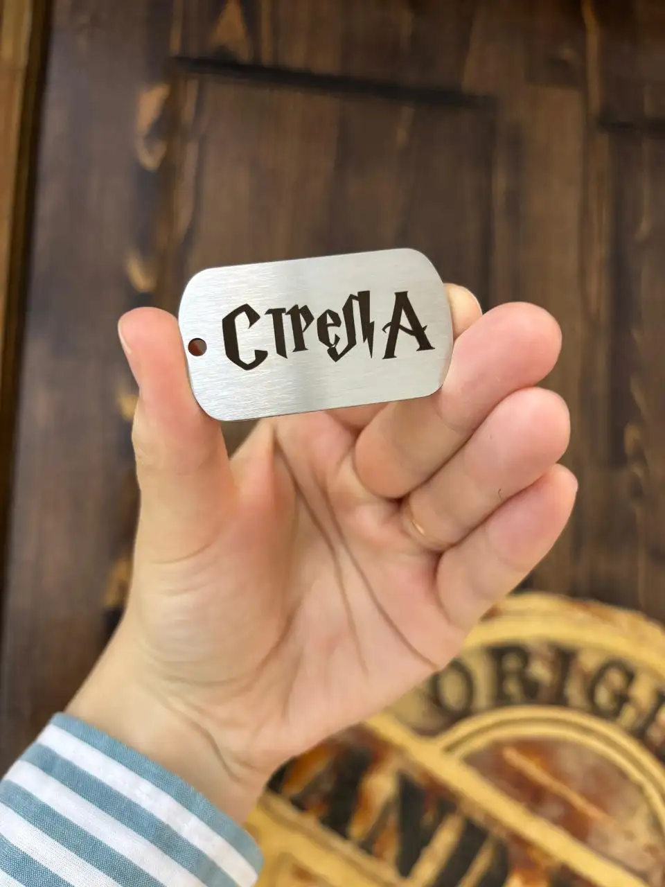 Жетоны из ювелирной стали с гравировкой - Барахолка в Владивосток