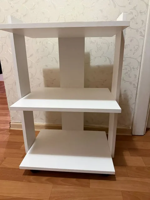 Продам столик косметологический - Микрофоны в Владивосток