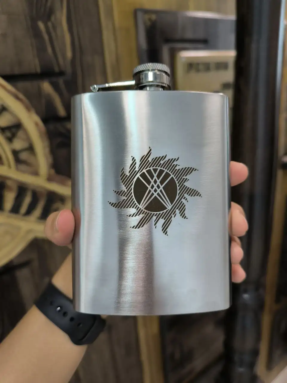 Лазерная гравировка на флягах - Лазерная гравировка (Услуги) в Владивосток