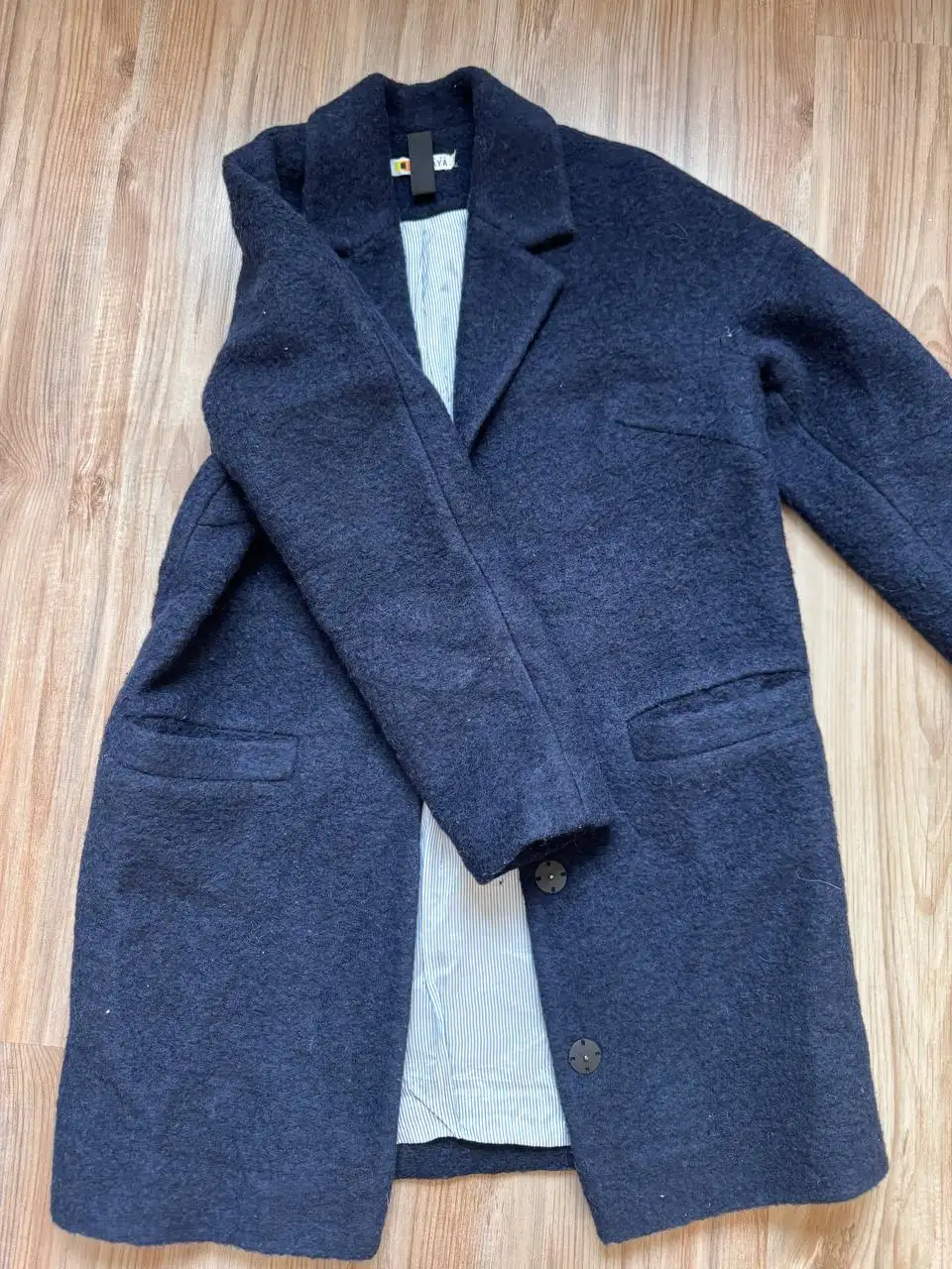 Пальто б/у размер 44 темно-синего цвета - Пальто (Одежда) в Владивосток