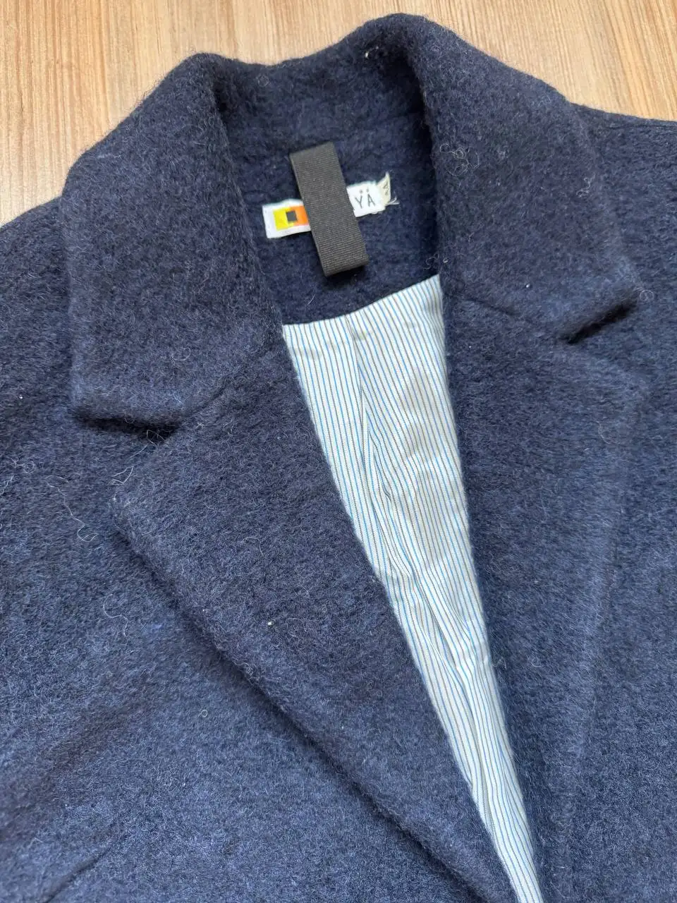 Пальто б/у размер 44 темно-синего цвета - Пальто (Одежда) в Владивосток