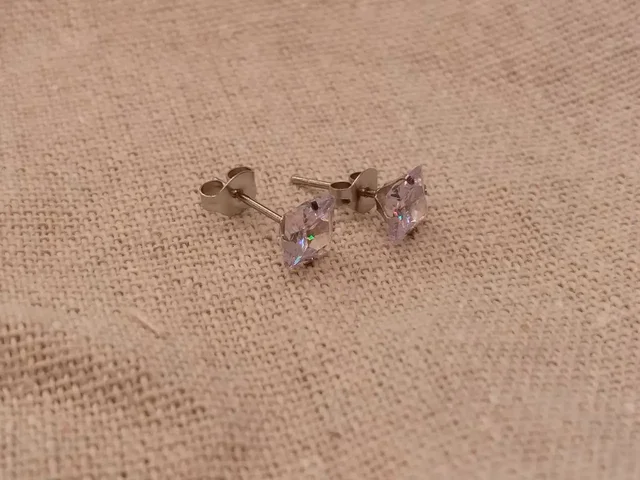 Пусеты и серьги из ювелирной стали с фианитами - Текстиль ручной работы в Владивосток