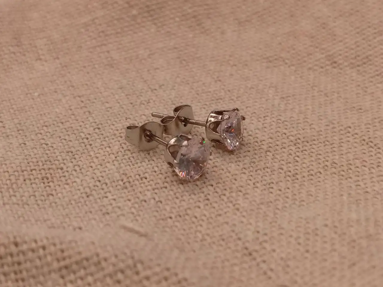 Пусеты и серьги из ювелирной стали с фианитами - Ювелирные изделия (Барахолка) в Владивосток