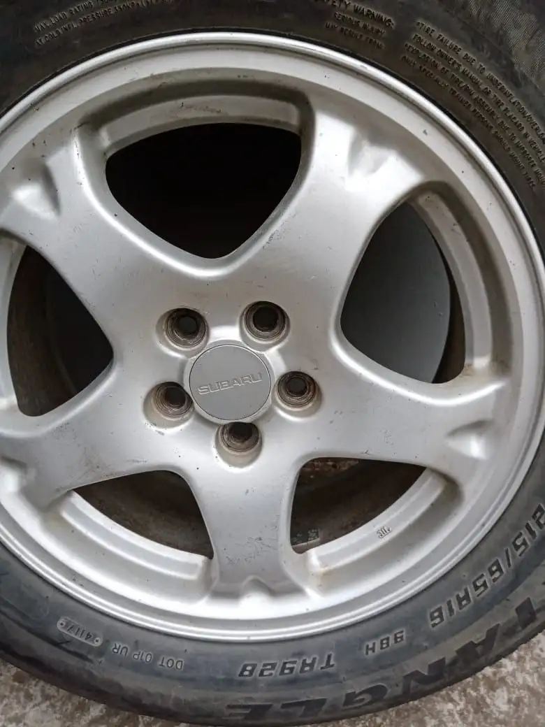 Продам литье на 16 с летней резиной 215/65 - Шины и диски (Запчасти) в Владивосток