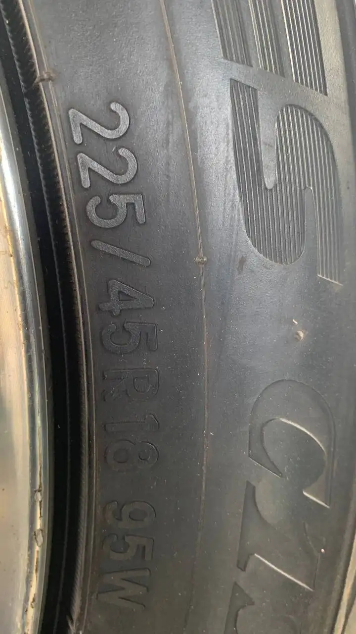 Литые диски Япония с летней резиной - Запчасти (Авто) в Владивосток