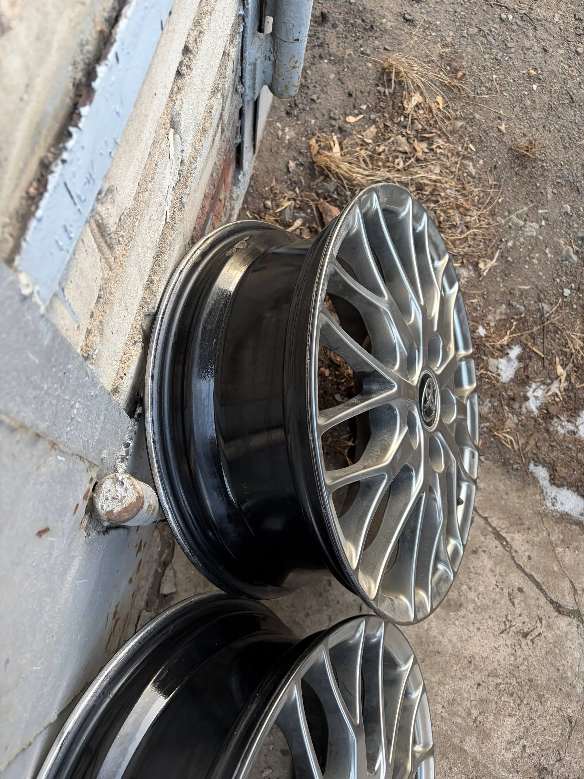 Продажа оригинальных дисков BBS от Toyota Noah 80 WXB - Диски (Запчасти) в Владивосток